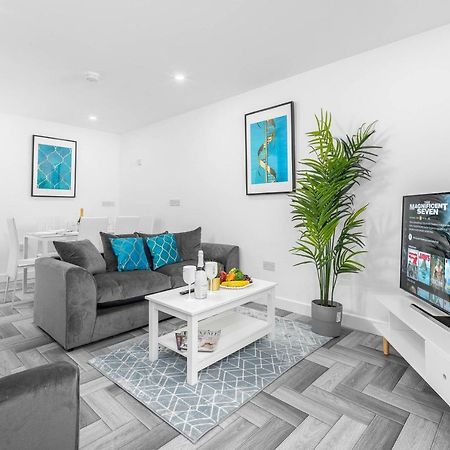 5 Bedroom House - 10 Guests - Multiple Off Street Parking - Garden - Smart Tv - Wifi - Contractors - Families - Groups Бирмингем Экстерьер фото