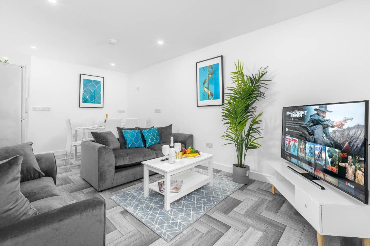 5 Bedroom House - 10 Guests - Multiple Off Street Parking - Garden - Smart Tv - Wifi - Contractors - Families - Groups Бирмингем Экстерьер фото
